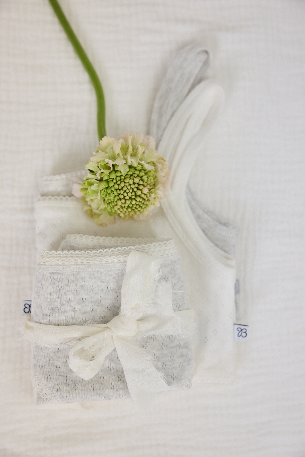 Singlet Margaux - White & Grey Ajour